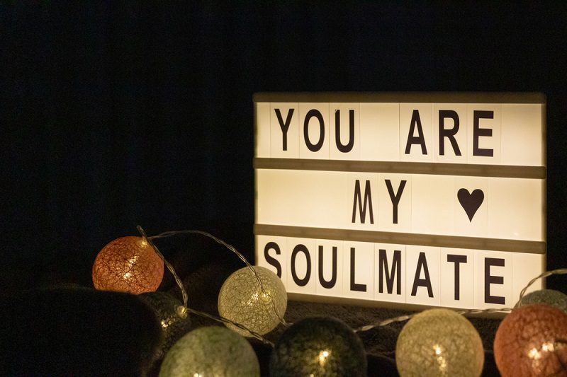 Perbedaan Soulmate dan Life Partner